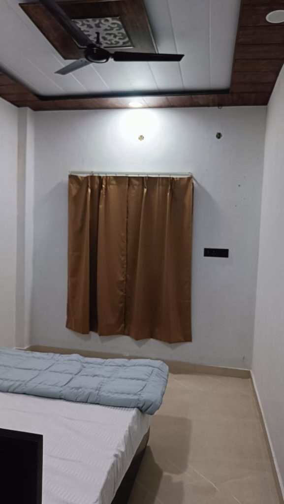 room 02